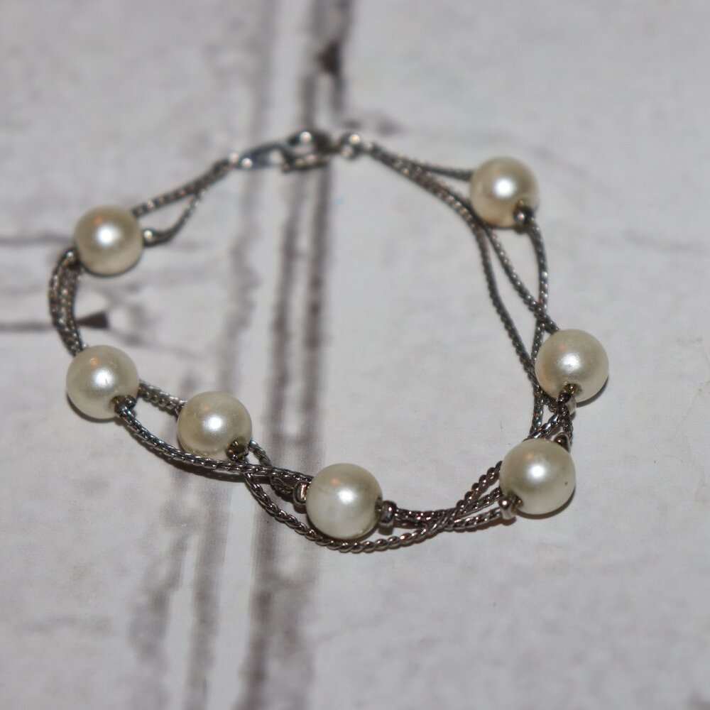 🤍📿✨ SILVER & PEARL MULTI-STRAND BRACELET · 7.25"